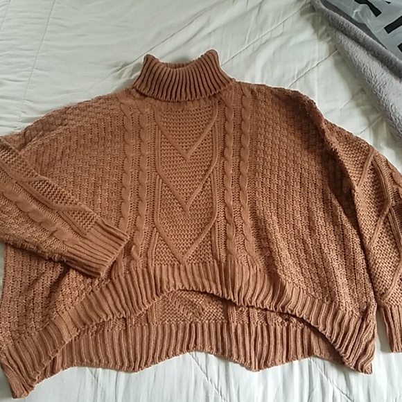 Knit Turtleneck Asymetrical Hem Oversized Sweater - Picture 5 of 9